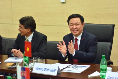 Podpredseda vlády Vietnamu navštívil svoju alma mater