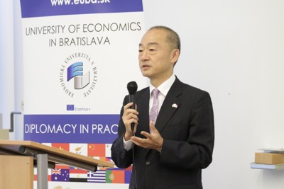 Japonský veľvyslanec zahájil nový ročník Diplomacie v praxi