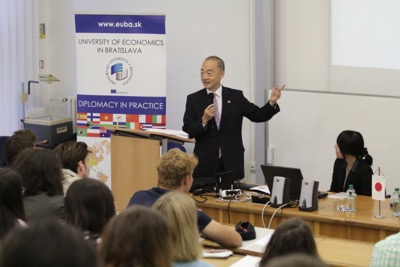 Univerzitné udalosti » Japanese Ambassador launched the new Diplomacy in Practice lecture series