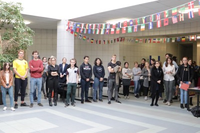 Študenti Ekonomickej univerzity v Bratislave počas jedného dňa spoznali desiatky krajín