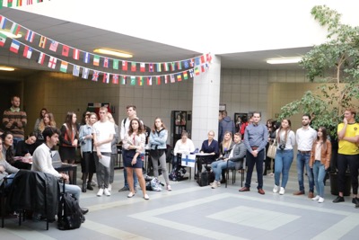 Študenti Ekonomickej univerzity v Bratislave počas jedného dňa spoznali desiatky krajín
