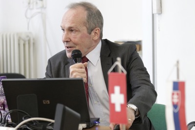 Švajčiarsky veľvyslanec ukončil 25. edíciu Diplomacie v praxi
