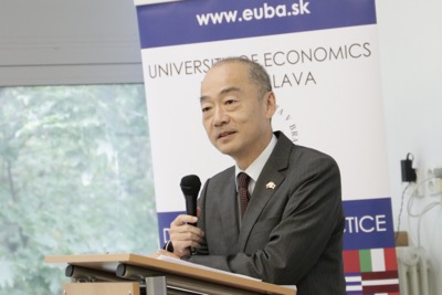 Univerzitné udalosti » Japonský veľvyslanec zahájil 26. edíciu Diplomacie v praxi