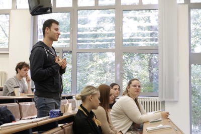 Veľvyslanec Kórejskej republiky diskutoval so študentmi o aktuálnej situácii