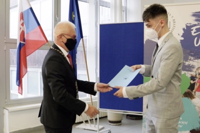 Rektor EU v Bratislave vymenoval nového docenta a udelil cenu za pedagogickú činnosť, cenu za najlepšie publikačné výstupy a cenu víťazom ŠVOČ