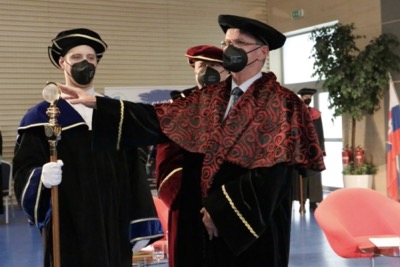 Ekonomická univerzita v Bratislave udelila čestné vedecké hodnosti „doctor honoris causa“ 