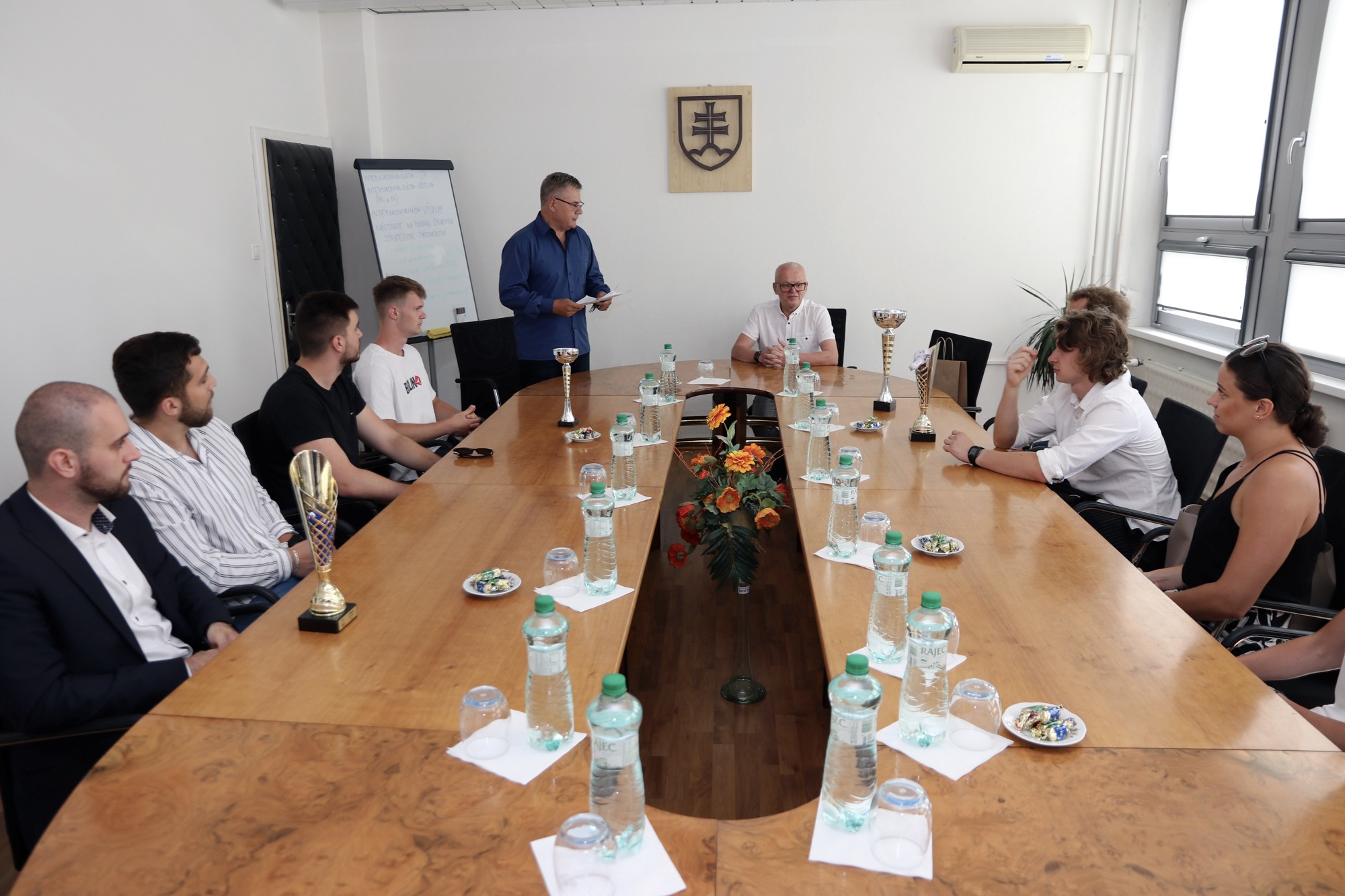 Rektor EUBA prijal úspešných študentov – športovcov
