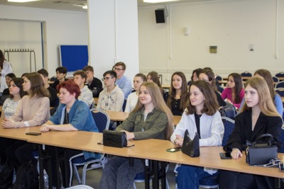 Ukrajinskí študenti ukončili záverečnou hodinou konverzácie slovenského jazyka intenzívny jazykový kurz