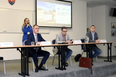 Projekt Central Europe Connect vo svojej 8. edícii opäť spojil študentov ekonomických univerzít z Viedne, Varšavy a Bratislavy