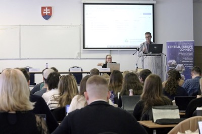 Projekt Central Europe Connect už po 10. krát spojil študentov ekonomických univerzít z Bratislavy, Viedne a Varšavy