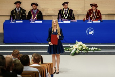 Blahoželáme čerstvým absolventom Ekonomickej univerzity v Bratislave - Promócie 2024