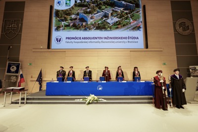 Blahoželáme čerstvým absolventom Ekonomickej univerzity v Bratislave - Promócie 2024