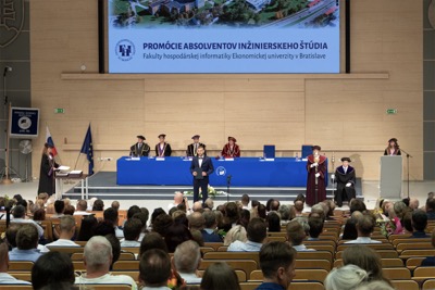 Blahoželáme čerstvým absolventom Ekonomickej univerzity v Bratislave - Promócie 2024