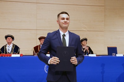 Blahoželáme čerstvým absolventom Ekonomickej univerzity v Bratislave - Promócie 2024