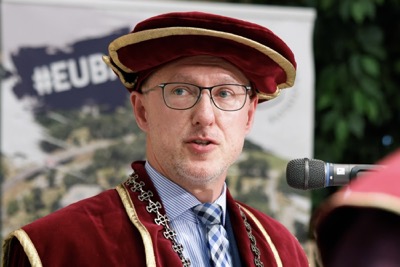 Blahoželáme čerstvým absolventom Ekonomickej univerzity v Bratislave - Promócie 2024