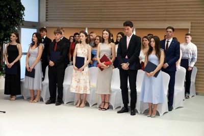 Blahoželáme čerstvým absolventom Ekonomickej univerzity v Bratislave - Promócie 2024
