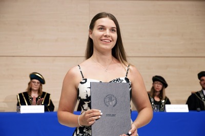 Blahoželáme čerstvým absolventom Ekonomickej univerzity v Bratislave - Promócie 2024