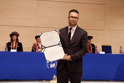 Blahoželáme čerstvým absolventom Ekonomickej univerzity v Bratislave - Promócie 2024