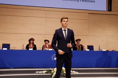 Blahoželáme čerstvým absolventom Ekonomickej univerzity v Bratislave - Promócie 2024