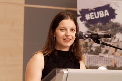 Blahoželáme čerstvým absolventom Ekonomickej univerzity v Bratislave - Promócie 2024
