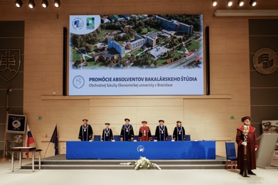 Blahoželáme čerstvým absolventom Ekonomickej univerzity v Bratislave - Promócie 2024