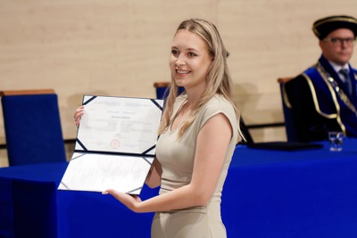 Blahoželáme čerstvým absolventom Ekonomickej univerzity v Bratislave - Promócie 2024