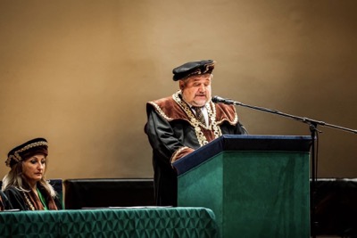 Blahoželáme čerstvým absolventom Ekonomickej univerzity v Bratislave - Promócie 2024