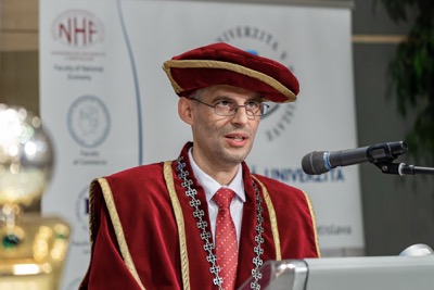 Blahoželanie čerstvým absolventom Ekonomickej univerzity v Bratislave