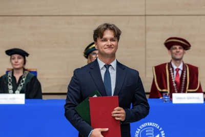 Blahoželanie čerstvým absolventom Ekonomickej univerzity v Bratislave