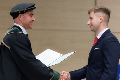 Blahoželanie čerstvým absolventom Ekonomickej univerzity v Bratislave