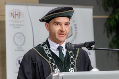 Blahoželanie čerstvým absolventom Ekonomickej univerzity v Bratislave