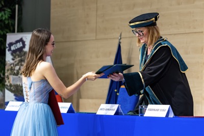 Blahoželanie čerstvým absolventom Ekonomickej univerzity v Bratislave