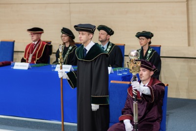 Blahoželanie čerstvým absolventom Ekonomickej univerzity v Bratislave