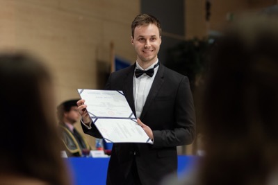 Blahoželanie čerstvým absolventom Ekonomickej univerzity v Bratislave