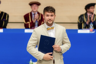 Blahoželanie čerstvým absolventom Ekonomickej univerzity v Bratislave