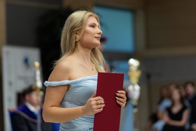 Blahoželanie čerstvým absolventom Ekonomickej univerzity v Bratislave