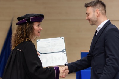 Blahoželanie čerstvým absolventom Ekonomickej univerzity v Bratislave