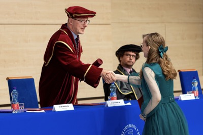 Blahoželanie čerstvým absolventom Ekonomickej univerzity v Bratislave