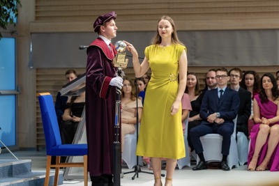 Blahoželanie čerstvým absolventom Ekonomickej univerzity v Bratislave