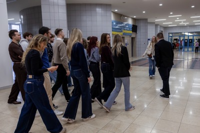 Projekt Central Europe Connect sa už po štrnásty raz zameral na prepojenie študentov ekonomických univerzít z Bratislavy, Viedne a Varšavy.