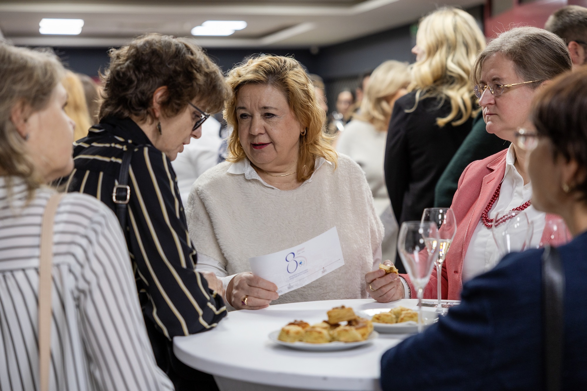 Ekonomická univerzita v Bratislave pokrstila novú publikáciu: 85-ročný príbeh EUBA