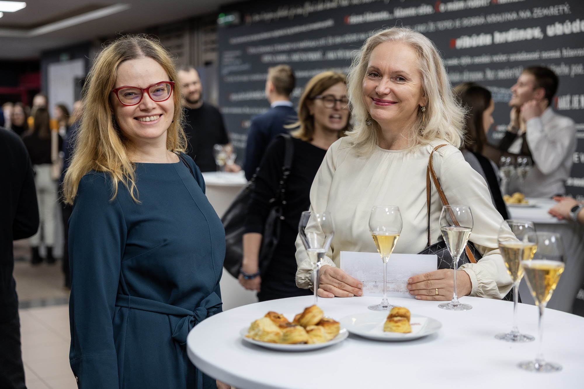 Ekonomická univerzita v Bratislave pokrstila novú publikáciu: 85-ročný príbeh EUBA