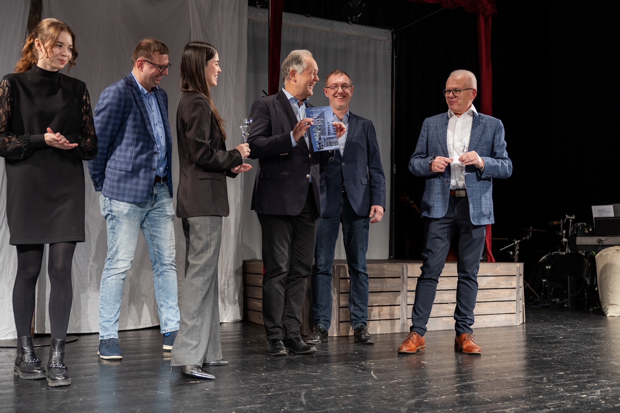 Ekonomická univerzita v Bratislave pokrstila novú publikáciu: 85-ročný príbeh EUBA