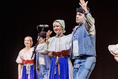 EUBA oslávila 85 rokov tradície folklórom: FS Ekonóm vystúpil v Dome kultúry Zrkadlový háj