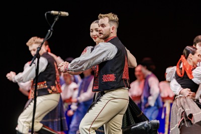 EUBA oslávila 85 rokov tradície folklórom: FS Ekonóm vystúpil v Dome kultúry Zrkadlový háj