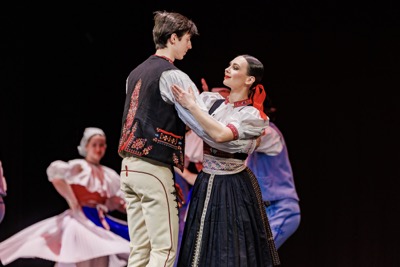 EUBA oslávila 85 rokov tradície folklórom: FS Ekonóm vystúpil v Dome kultúry Zrkadlový háj