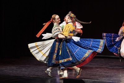 EUBA oslávila 85 rokov tradície folklórom: FS Ekonóm vystúpil v Dome kultúry Zrkadlový háj