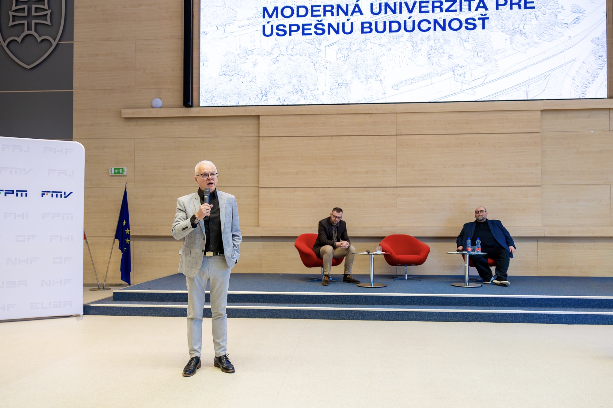 Ekonomická univerzita v Bratislave predstavila novú vizuálnu identitu