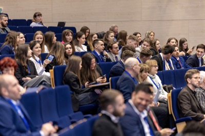 Modelová konferencia 2026 na EUBA: študenti simulovali rokovania OSN o vodnej kríze