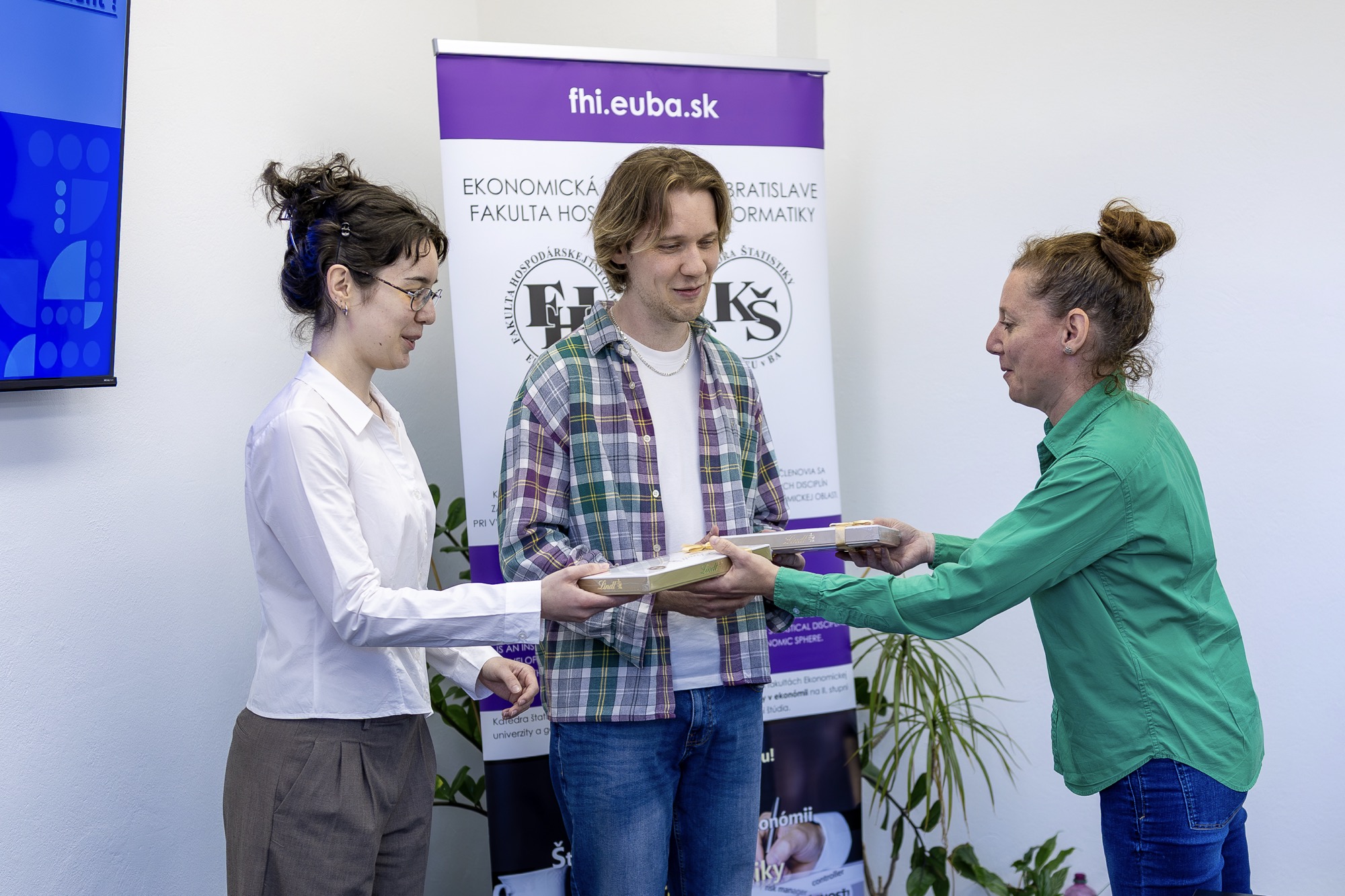 Študenti FHI EUBA triumfovali vo svetovej súťaži SAS Curiosity Cup 2026